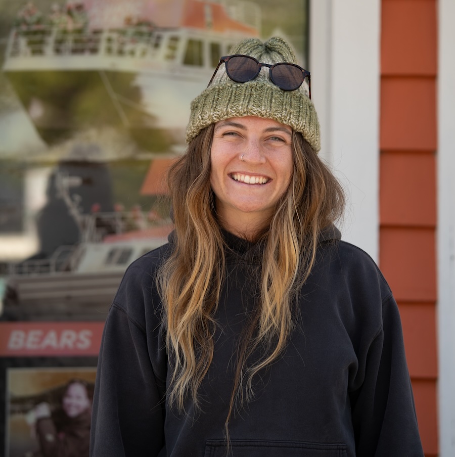 Katie Craven, Deckshelferin und Naturführerin